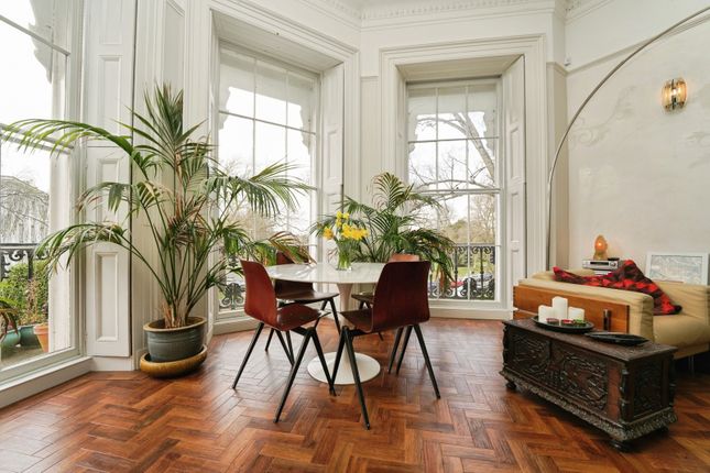 3 bedroom flat for sale