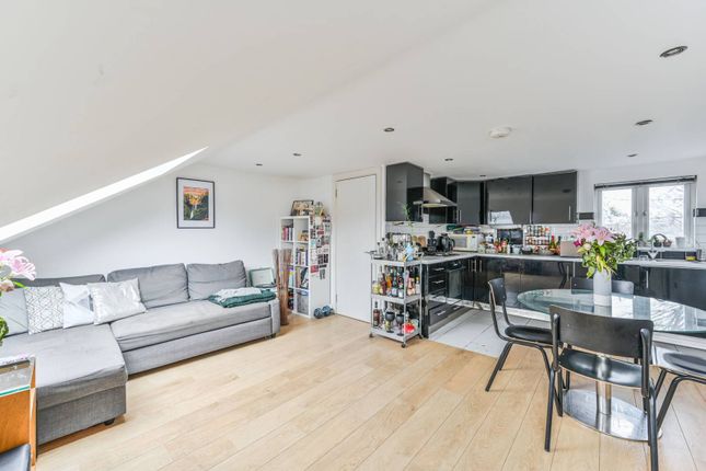 Edgeley Road, Clapham, London, SW4 1 bed flat for sale