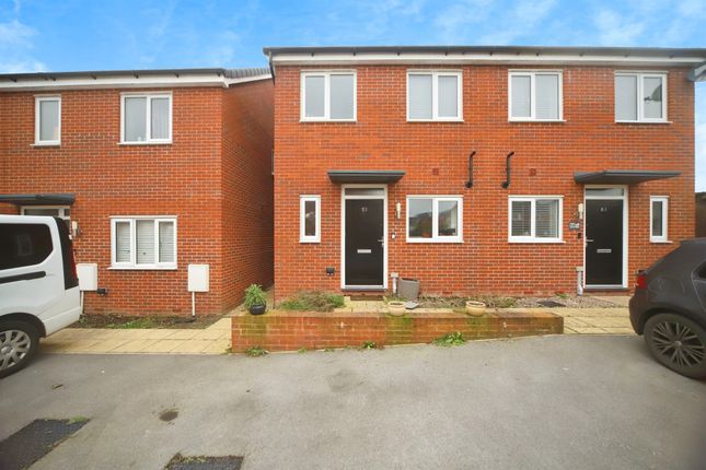 2 bedroom semi-detached house for sale