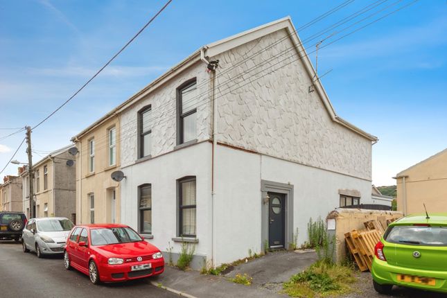 4 bedroom semi-detached house for sale