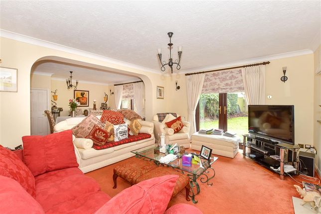 Markland Way, Uckfield, East Sussex 3 bed semi