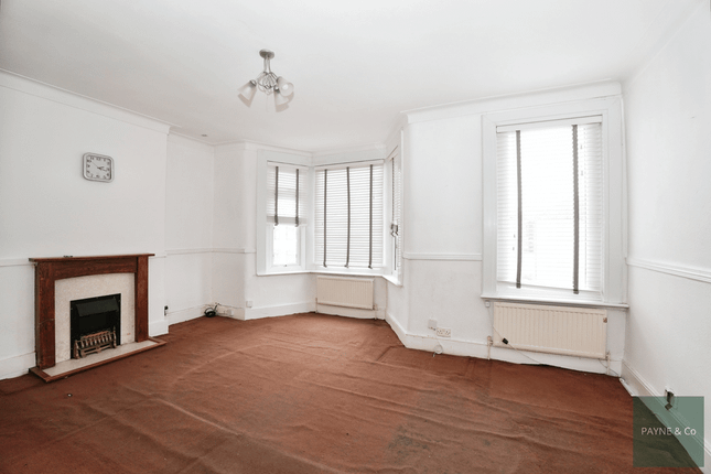 Empress Avenue, ILFORD, IG1 2 bed flat for sale