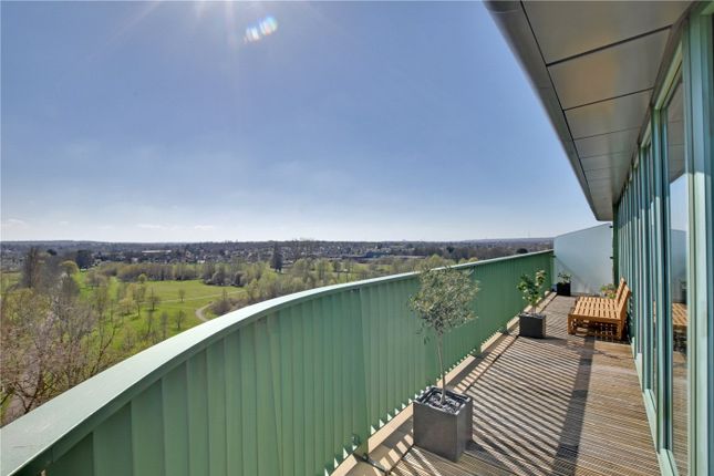 Ottley Drive, Blackheath, London, SE3 2 bed penthouse for sale