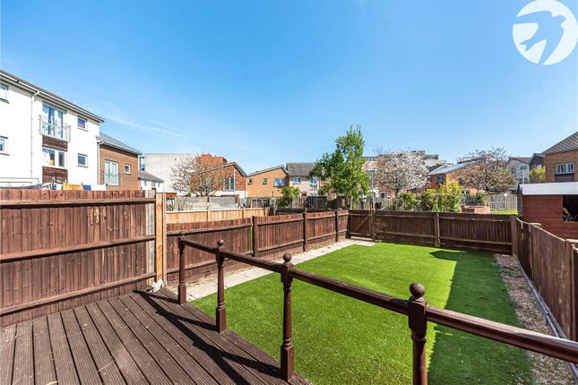 Birdwood Avenue, Dartford, Kent, DA1 3 bed terraced house for sale