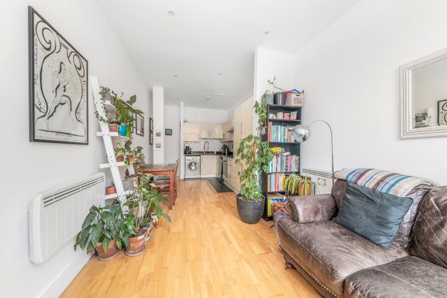 Peckham Grove, Peckham Grove, SE15 2 bed apartment for sale