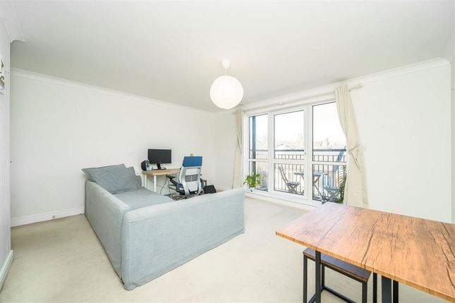 Candle Street, London E1 1 bed flat for sale