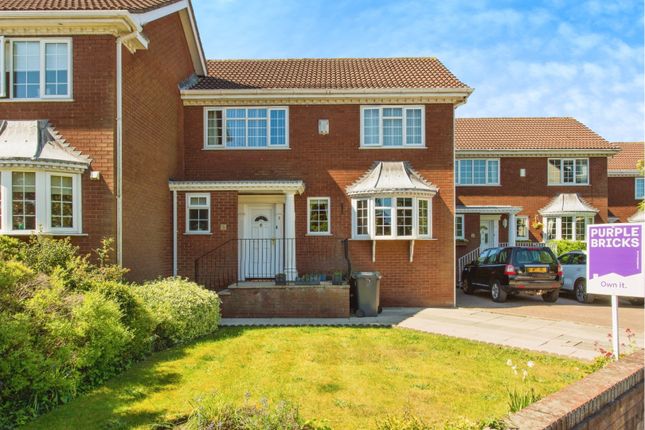 3 bedroom link detached house for sale