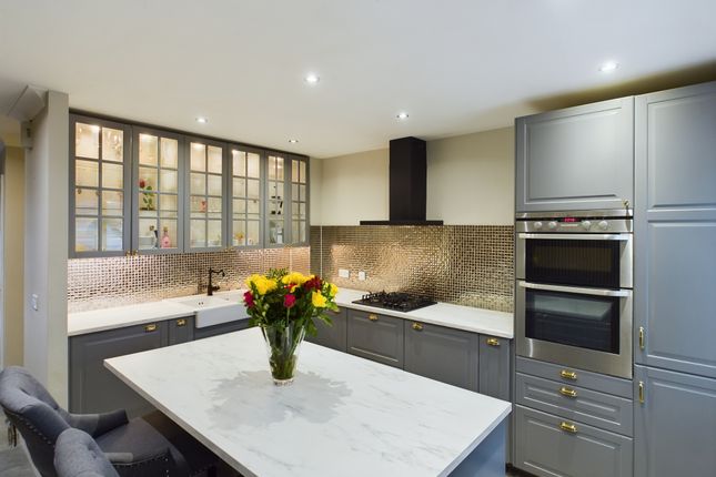 3 bedroom town house for sale