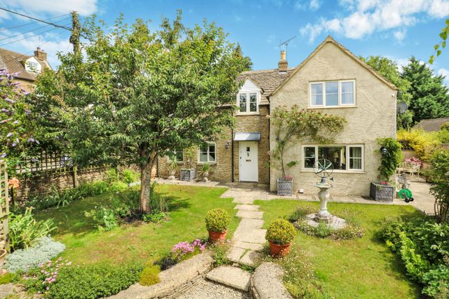 Charlton Road, Tetbury, Gloucestershire 3 bed detached house for sale