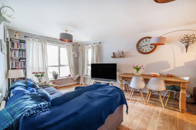 Church Road, Acton, London, W3 2 bed flat for sale