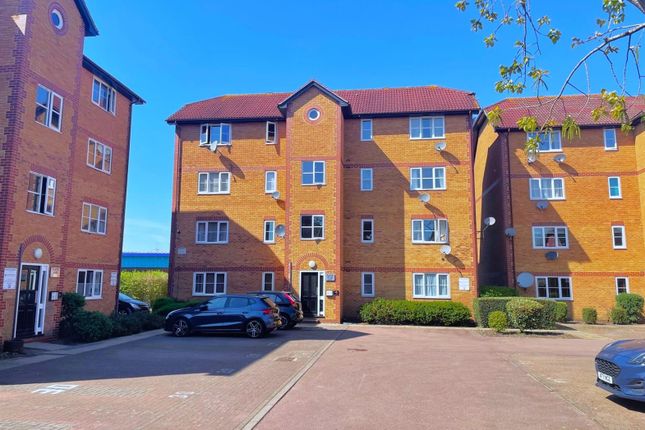 Cameron Square, Mitcham CR4 1 bed apartment for sale