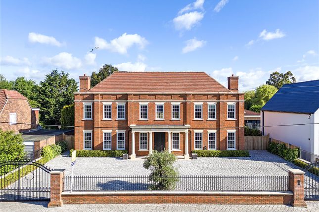 6 bedroom detached house for sale