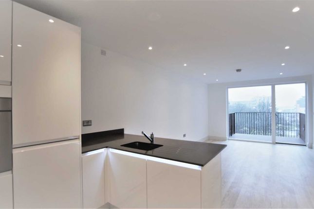 Abbotsford Court, Lakeside Drive... 2 bed flat for sale