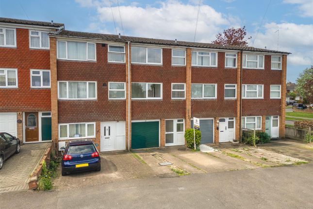 Cam Mead, Aylesbury HP21 4 bed townhouse for sale