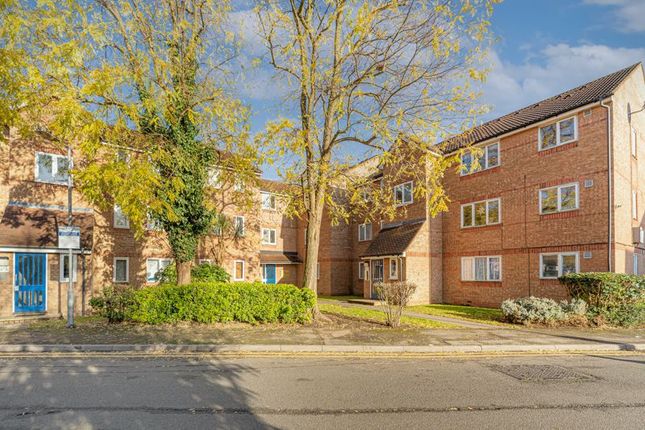 Cherry Blossom Close, London, N13 1 bed apartment for sale