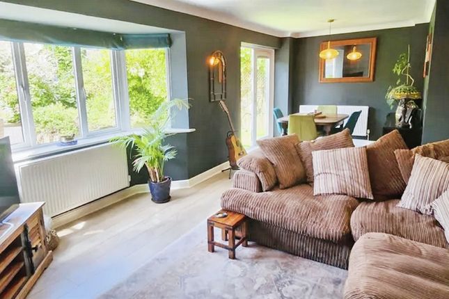 4 bed detached house