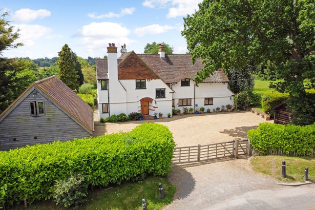 5 bed detached house