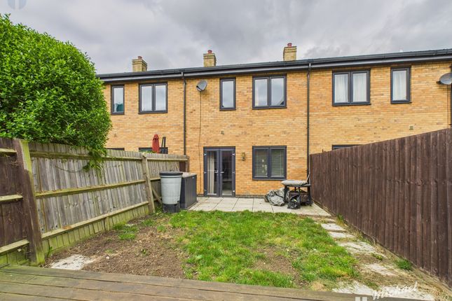 Brooks Mews, Aylesbury, Buckinghamshire 2 bed terraced house for sale