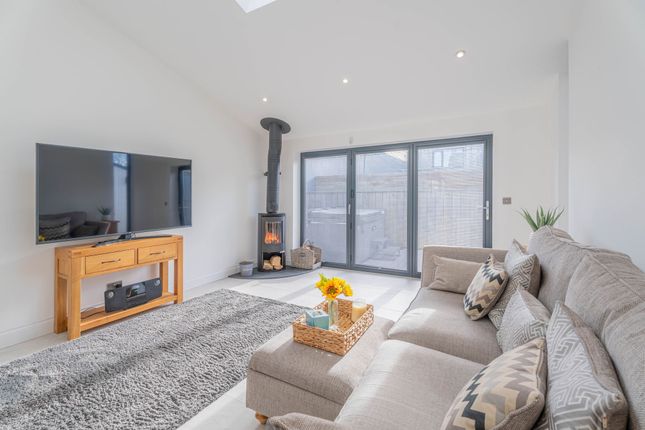 Heol Caradog, Fishguard SA65 5 bed detached house for sale