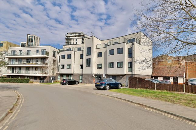 Bradfield Close, Woking, Surrey, GU22 1 bed apartment for sale