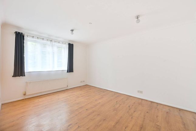 Cambridge Close, Neasden, London, NW10 1 bed flat for sale