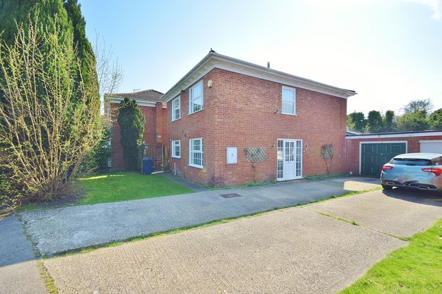 Williams Way, Princes Risborough HP27 4 bed link detached house for sale