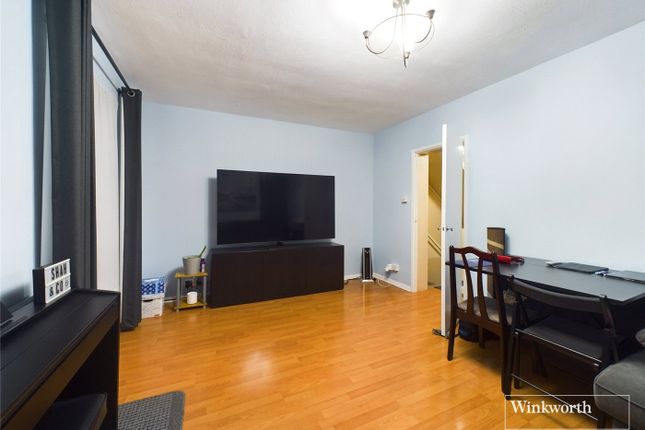 Sheaveshill Court, Colindale NW9 3 bed apartment for sale
