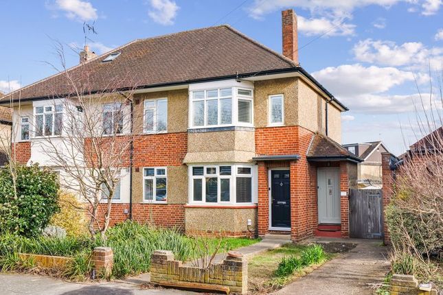 Warwick Road, Thames Ditton, KT7 2 bed apartment for sale
