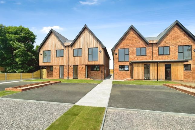 3 bedroom semi-detached house for sale