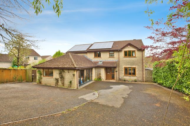 5 bed detached house