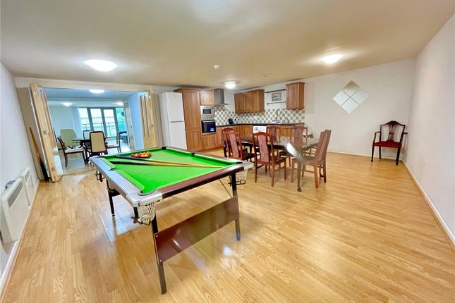 3 bed flat