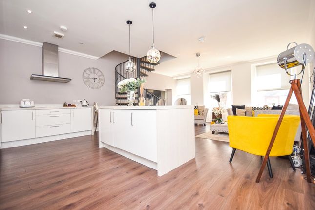 3 bedroom town house for sale