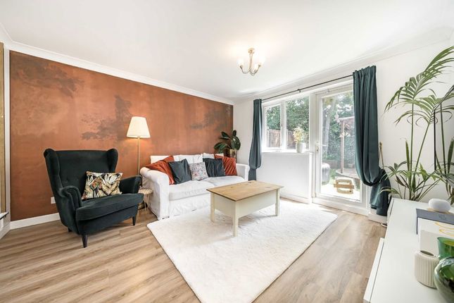Sybil Phoenix Close, London SE8 2 bed terraced house for sale