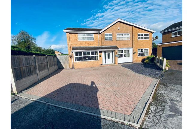 6 bedroom detached house for sale