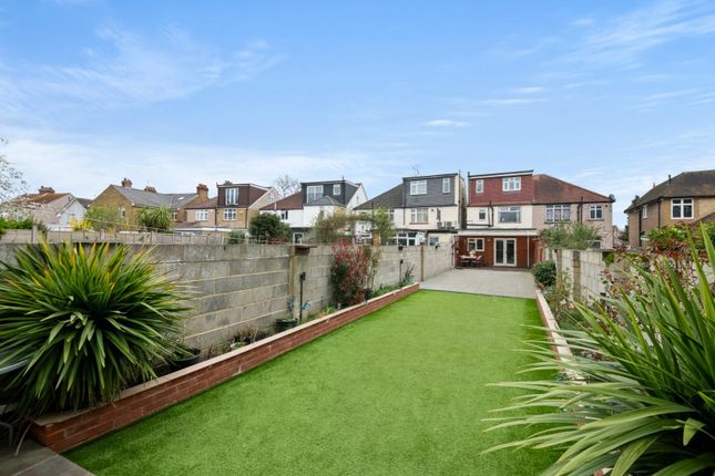 Botwell Lane, Hayes, UB3 2AQ 4 bed house for sale
