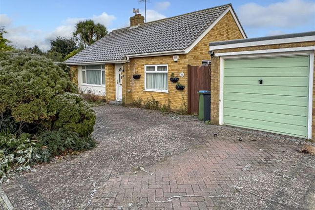 Yeomans Acre, Bognor Regis PO21 2 bed detached bungalow for sale