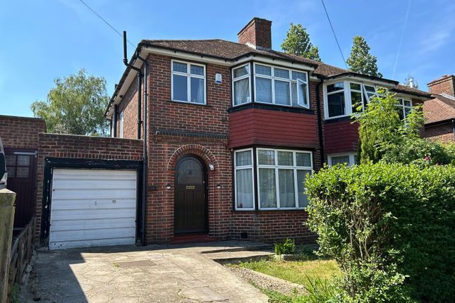 Bushmoor Crescent, Shooters Hill, SE18 3 bed semi