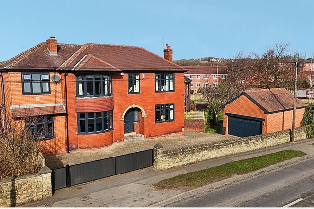 Northfield Lane, Horbury WF4 4 bed detached house for sale