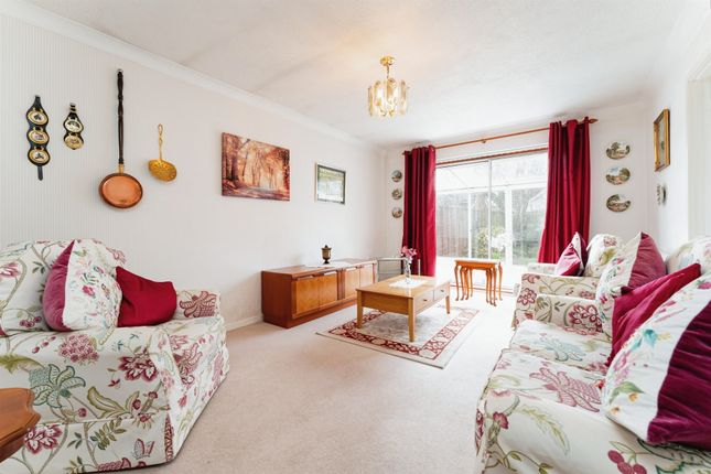 2 bedroom semi-detached bungalow for sale