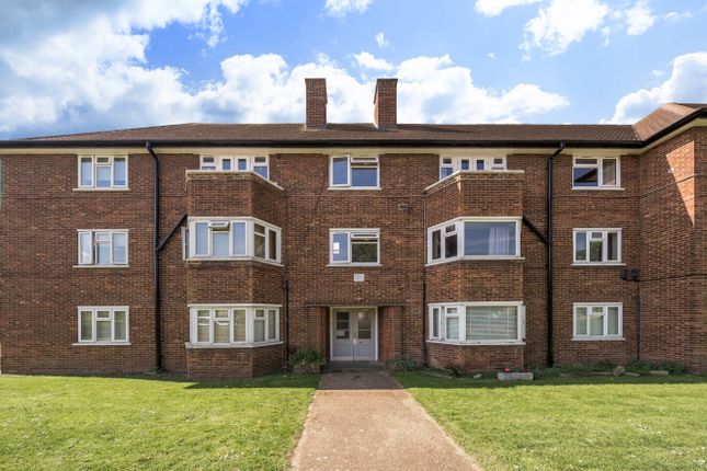 Russell Road, Enfield, EN1 2 bed apartment for sale