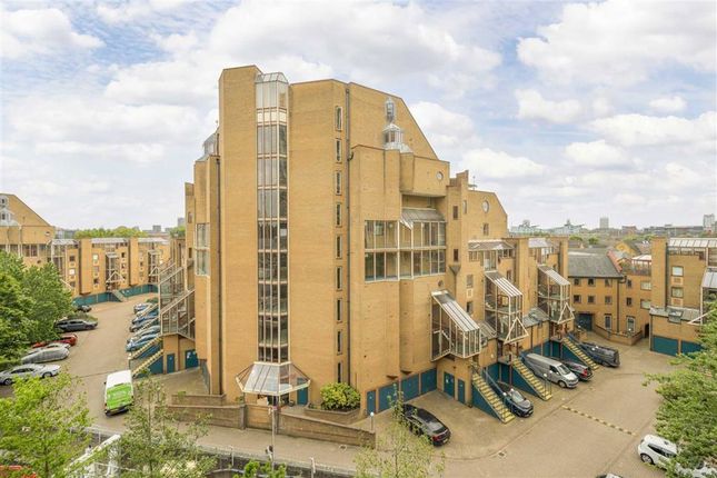 Asher Way, London E1W 2 bed flat for sale
