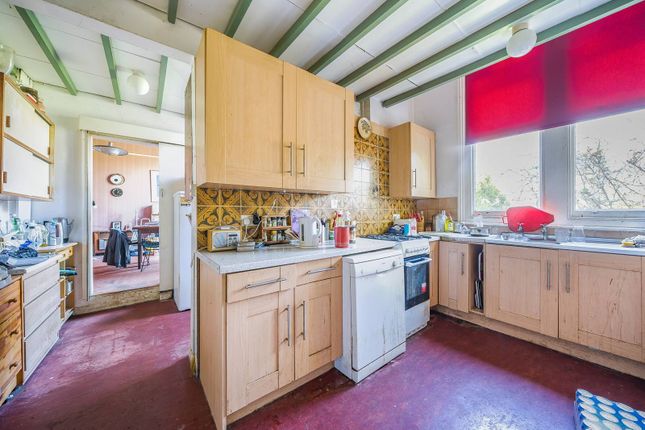 Howden Road, South Norwood, London, SE25 6 bed detached house for sale