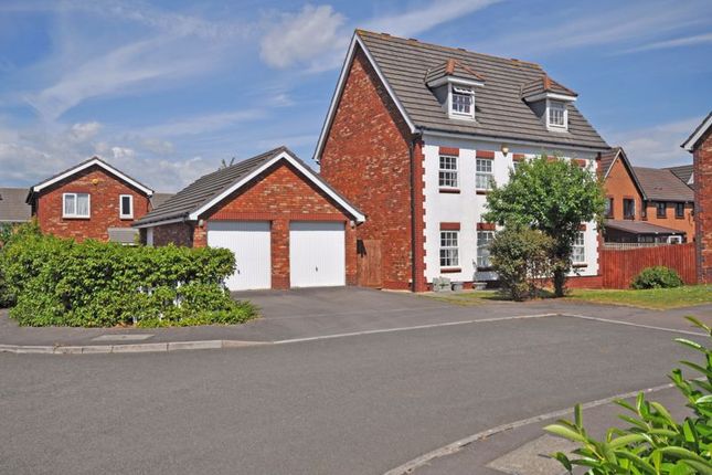 5 bed detached house