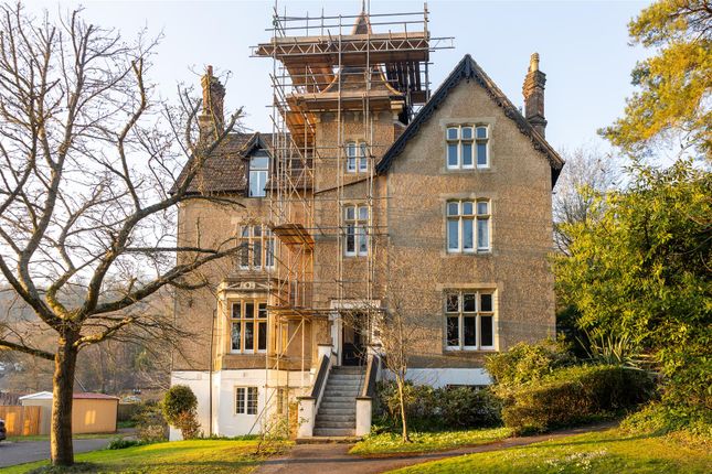 Raglan Road, Reigate 1 bed flat for sale