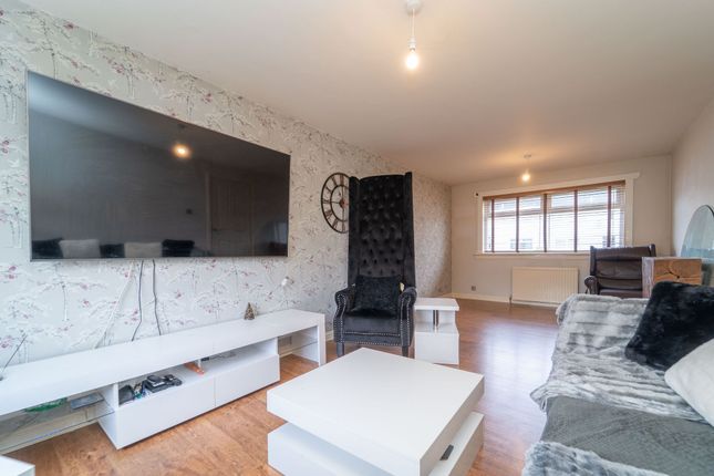 Nelson Avenue, Livingston EH54 3 bed terraced house for sale
