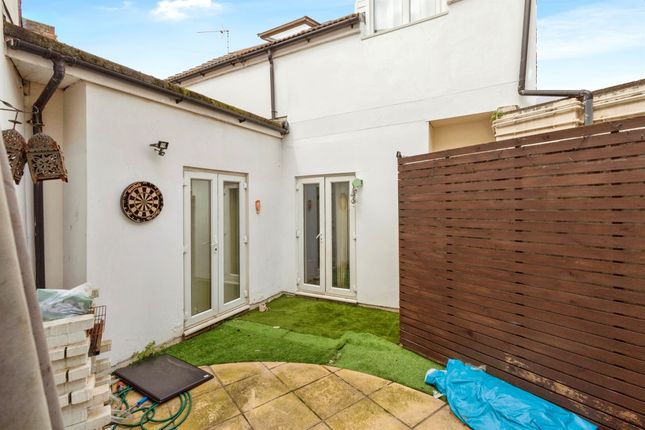 2 bedroom ground floor flat for sale