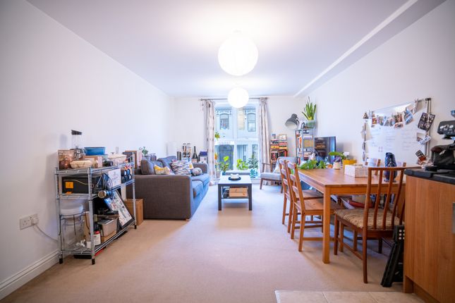 Langham Court, London SE25 2 bed apartment for sale