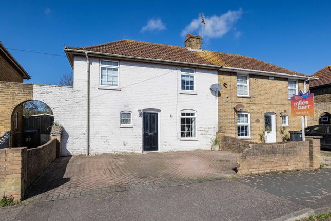 Milner Crescent, Aylesham... 3 bed semi