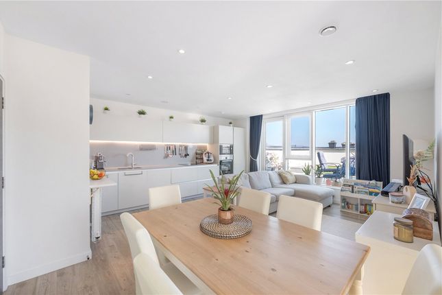 3 bedroom flat for sale