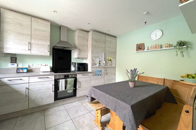 Nursery Gardens, Faversham, ME13 3 bed detached house for sale